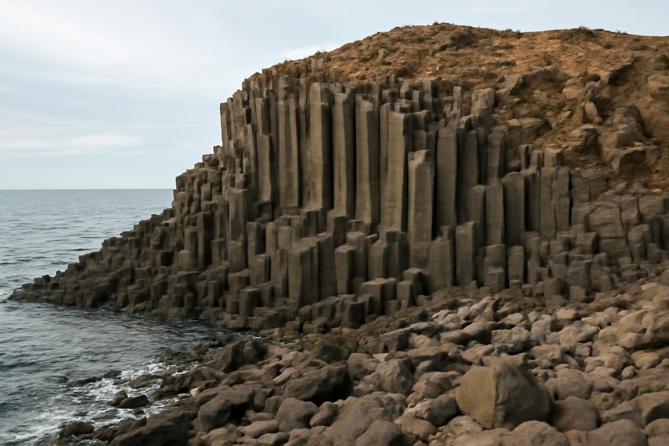 Basalt columns with polygonal cross-sections at a coastal outcrop